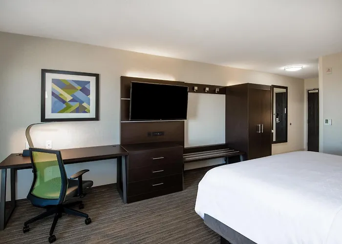 Hotel Express & By Ihg 3*