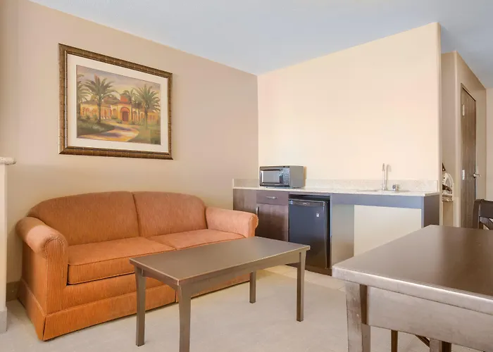 Hotel Express & By Ihg