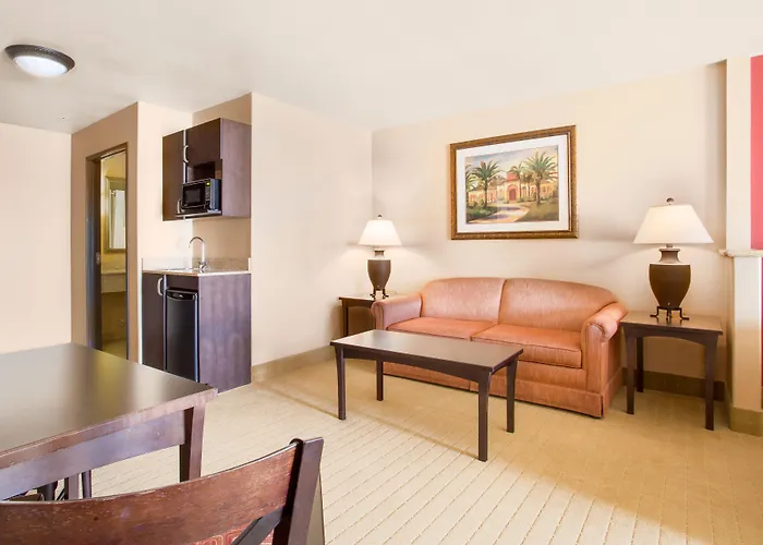 Hotel Express & By Ihg 3*