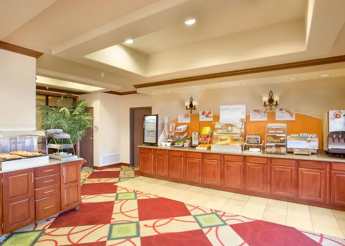 Express & By Ihg Hotel 3*