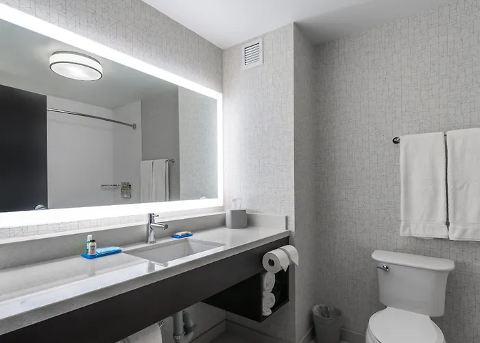 Hotel Express & By Ihg 3*