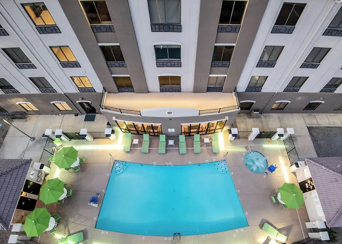 Express & By Ihg Hotel 3*
